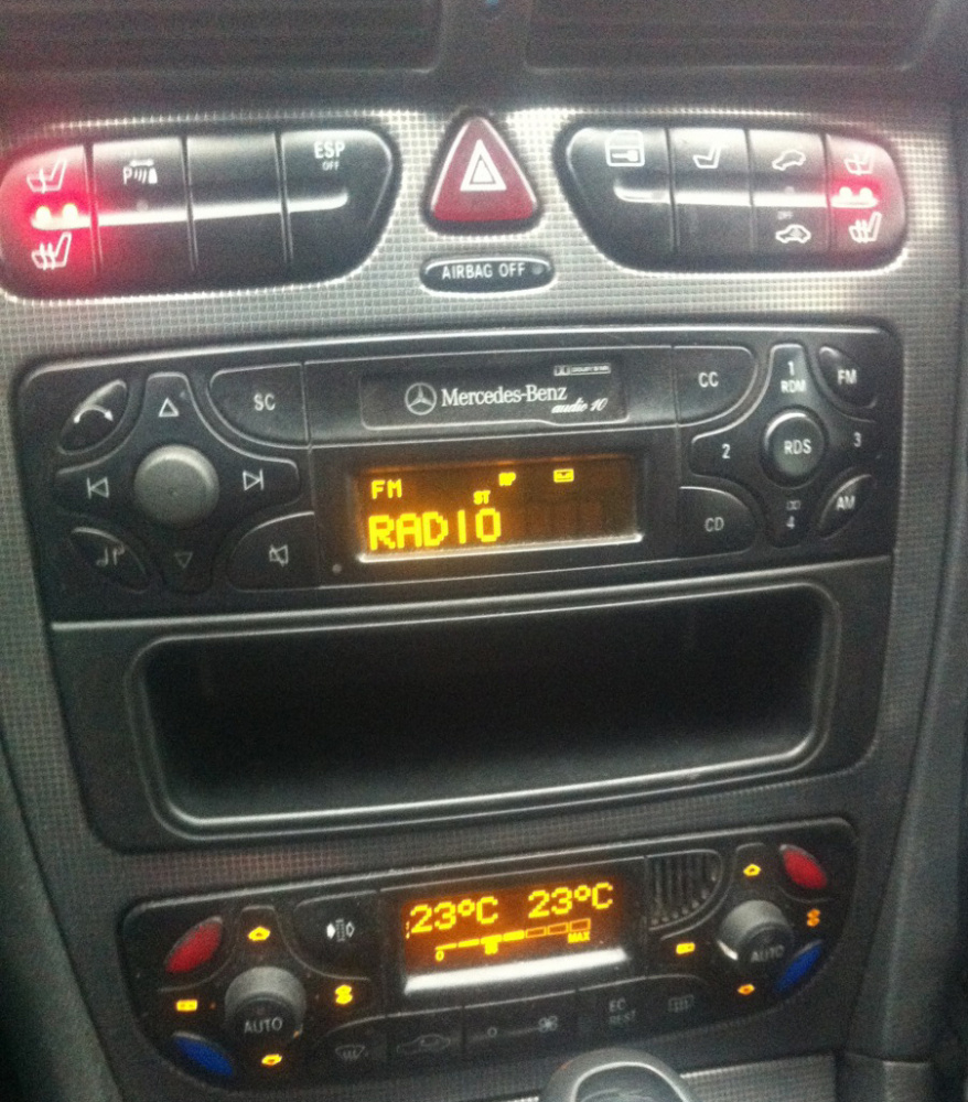 Stereoram 1-din C-klass, Vito, Vivano -2006