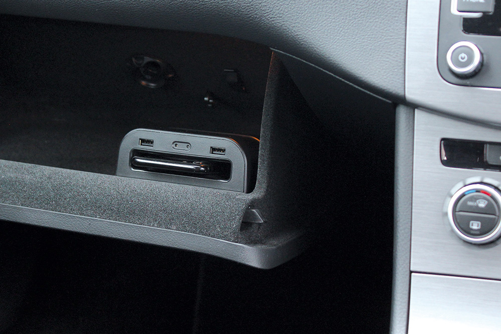 Qi-laddare för bil, universal