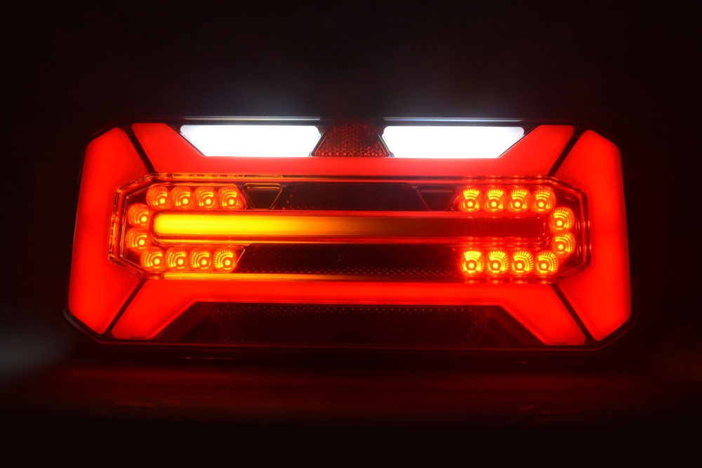 Strands Baglys 5 Funk. LED - Højre,12-24V Dc, Dynamisk Blink., IP66/68