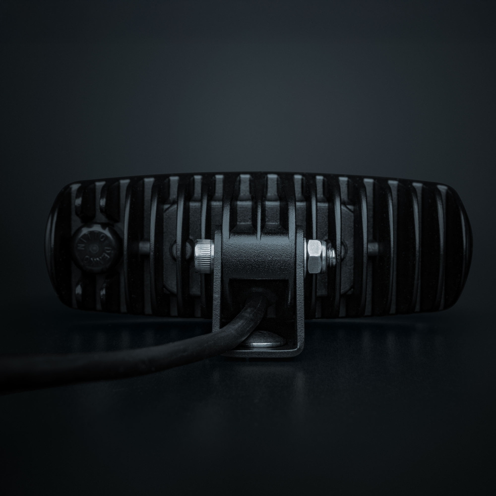 Strands NUUK E-Line Sort R 13W