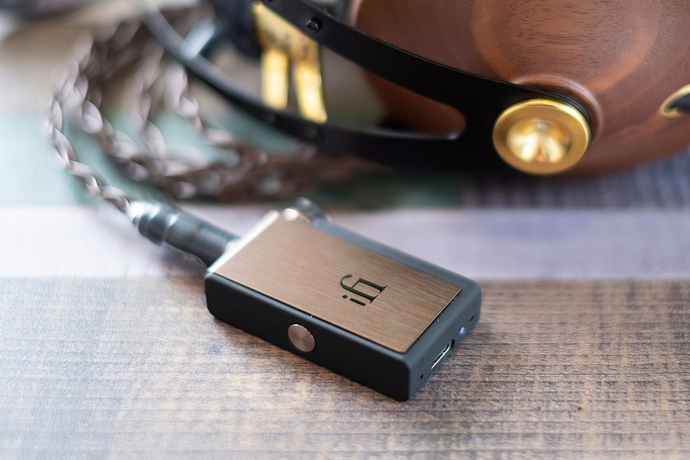 iFi Audio Go Blu, bærbar hovedtelefonforstærker med Bluetooth & DAC