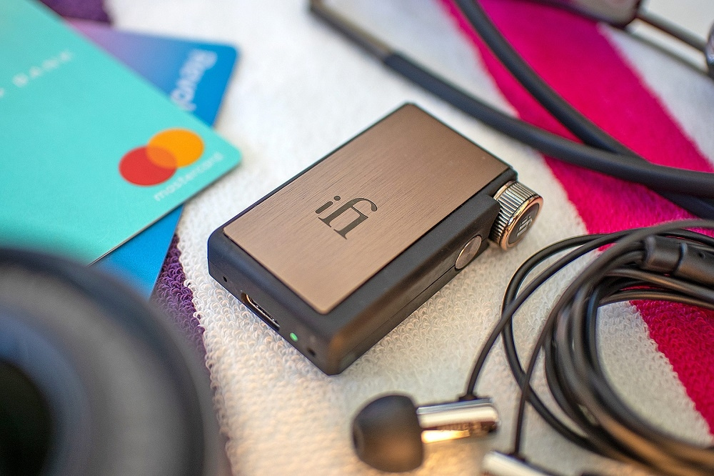 iFi Audio Go Blu, bærbar hovedtelefonforstærker med Bluetooth & DAC