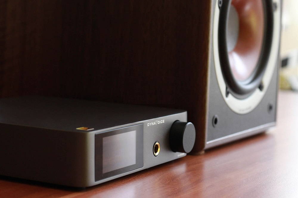 Dynavoice CA802BT förstärkare med Bluetooth och subwoofer-utgång