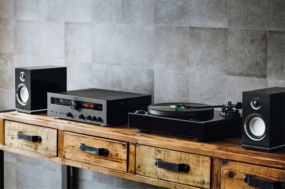 Magnat MTT990 skivspelare med pickup