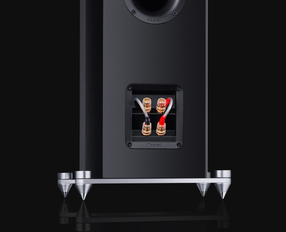 Magnat Signature 1105, golvhögtalare mattlackad svart