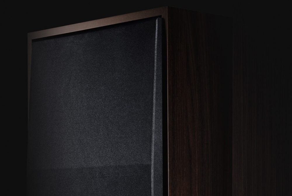 Magnat Transpuls 1500 golvhögtalare i retrodesign