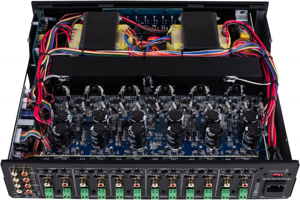 Dayton Audio MA1240 & 2 par Magnat ICP82 indbyggede højttalere