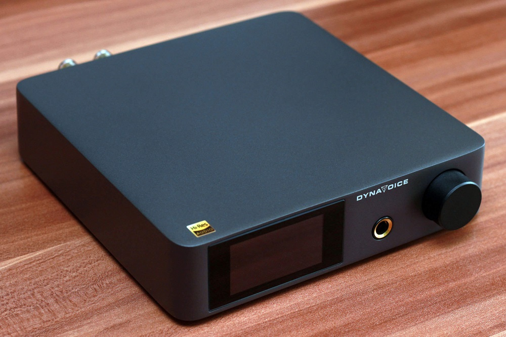 Dynavoice CA802BT med SC4B & 2 par DLS IW 2.4