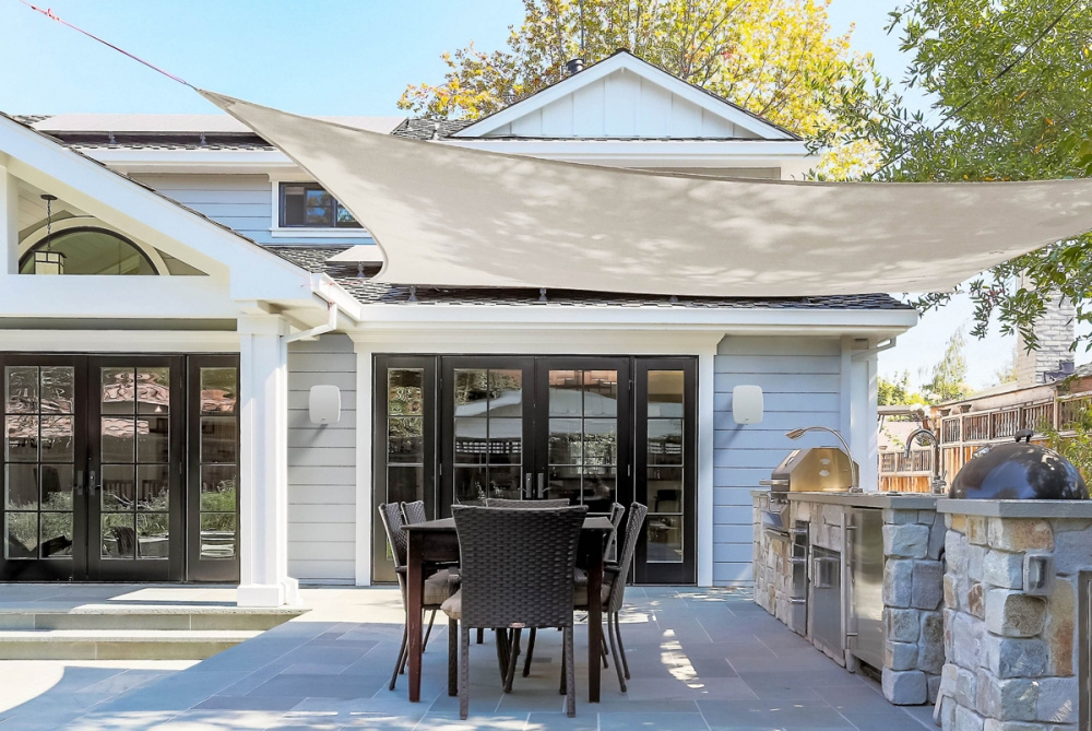 Wiim Amp Pro med Klipsch RSM-650, udendørspakke i hvid